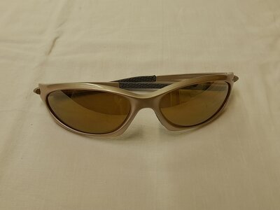 Briko sport zonnebril beige